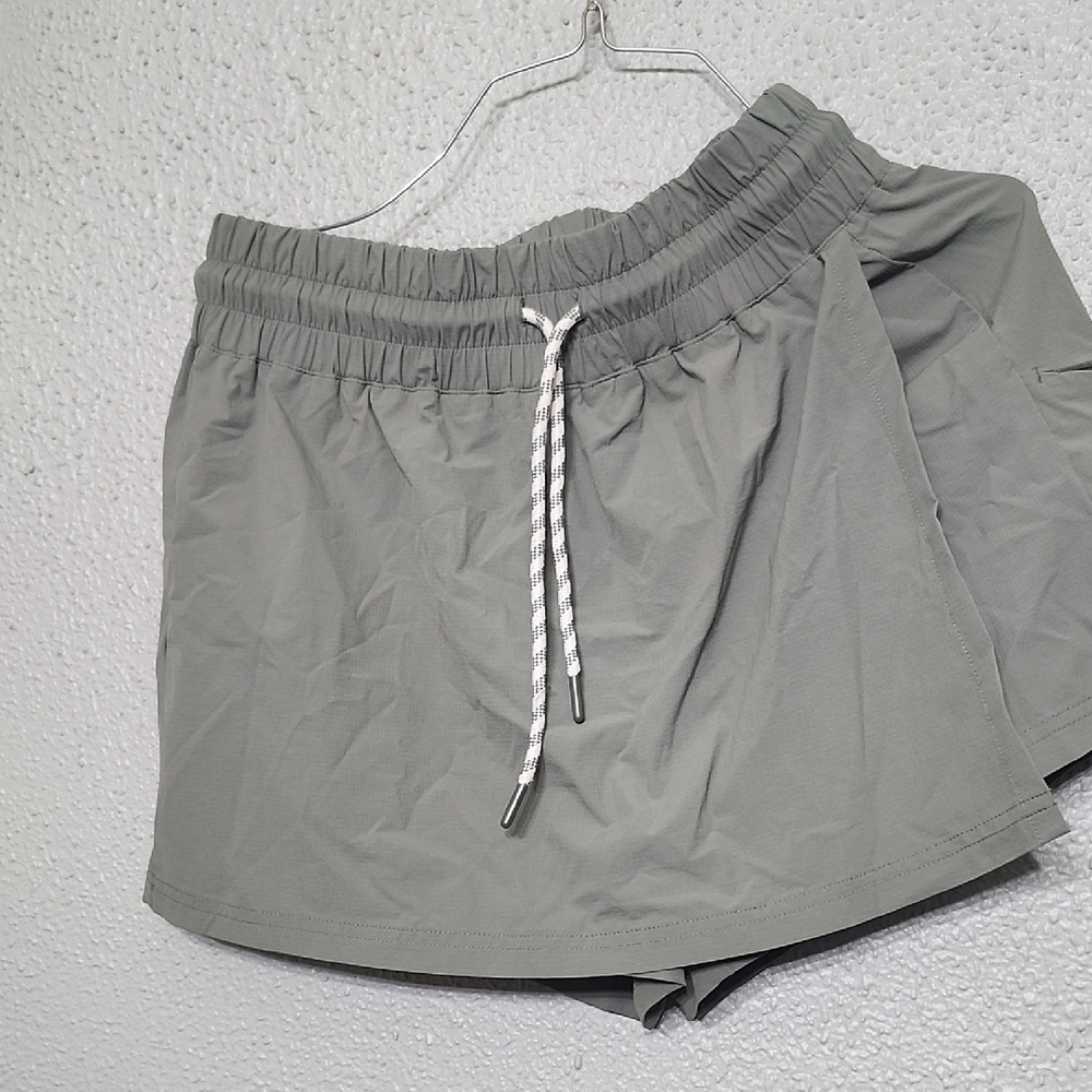 Avalanche Gray/Green Athletic Shorts/ Skort